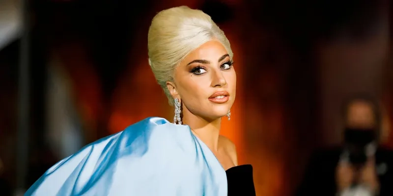 Hình ảnh trong MV Abracadabra Lady Gaga