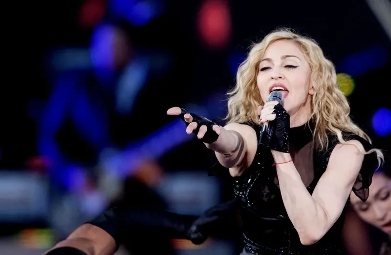 Madonna và bản hit La Isla Bonita