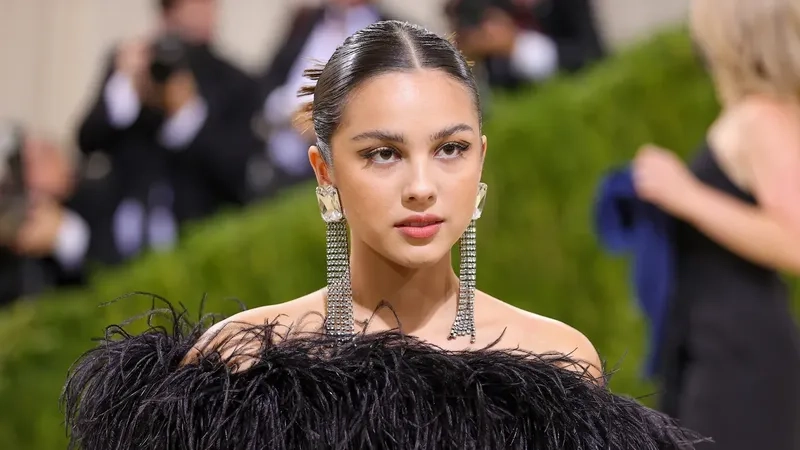 Một olivia rodrigo playlist hoàn hảo cho ngày mưa