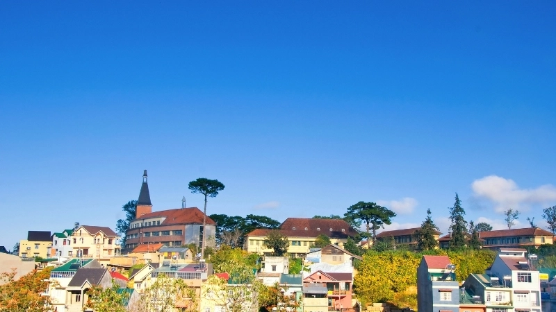 Vẻ yên bình của hồ Lâm Hà