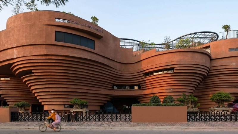 Khoảnh khắc đẹp trong một ảnh làng gốm Bát Tràng