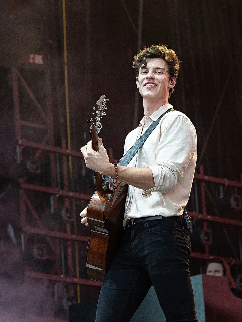 Hậu trường một buổi chụp ảnh của Shawn Mendes