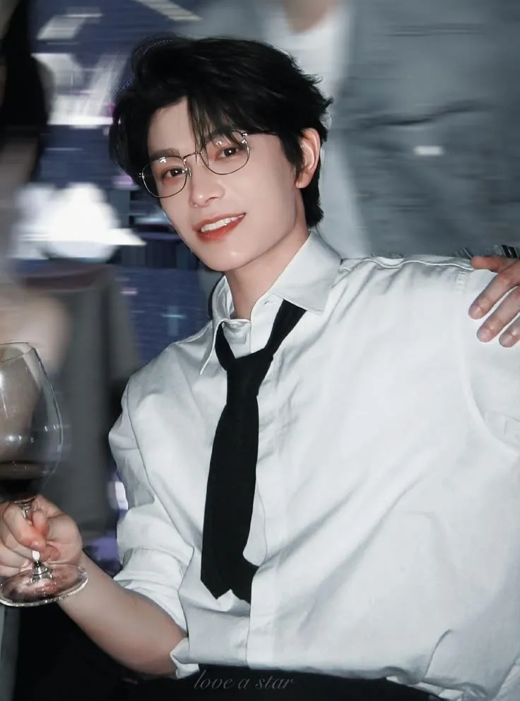 Nụ cười tỏa nắng của nam thần Vu Thích