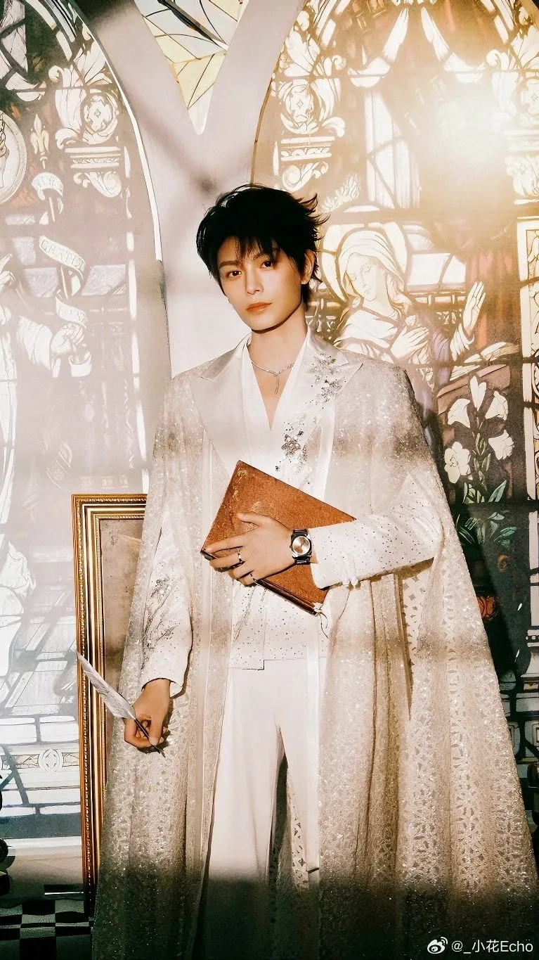 Vu Thích tại sự kiện thảm đỏ