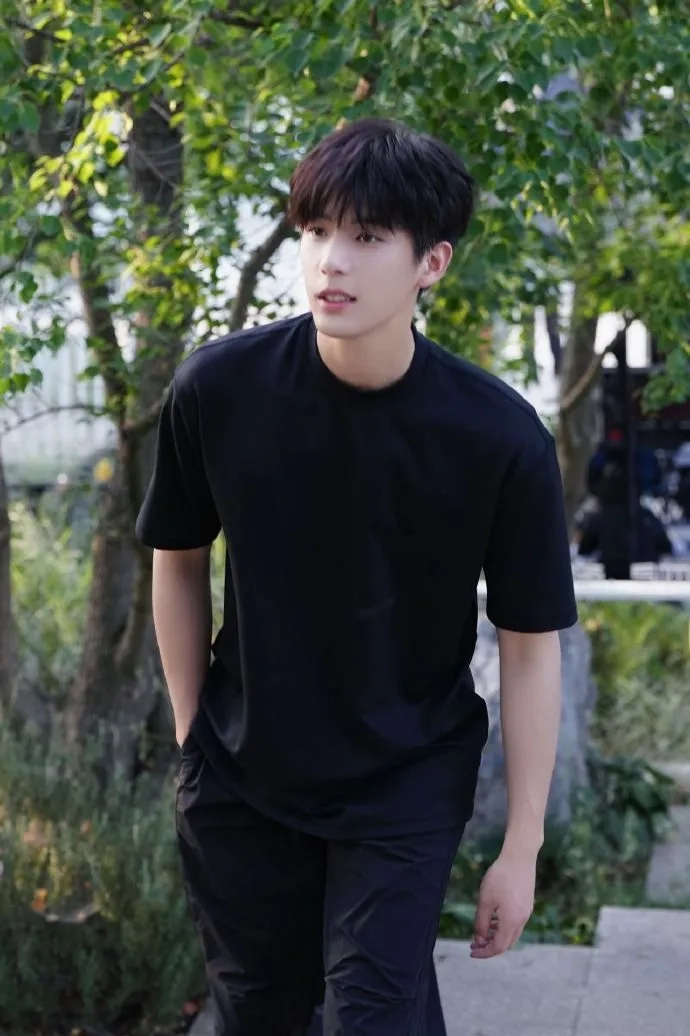 Hình ảnh Vương An Vũ trên tạp chí