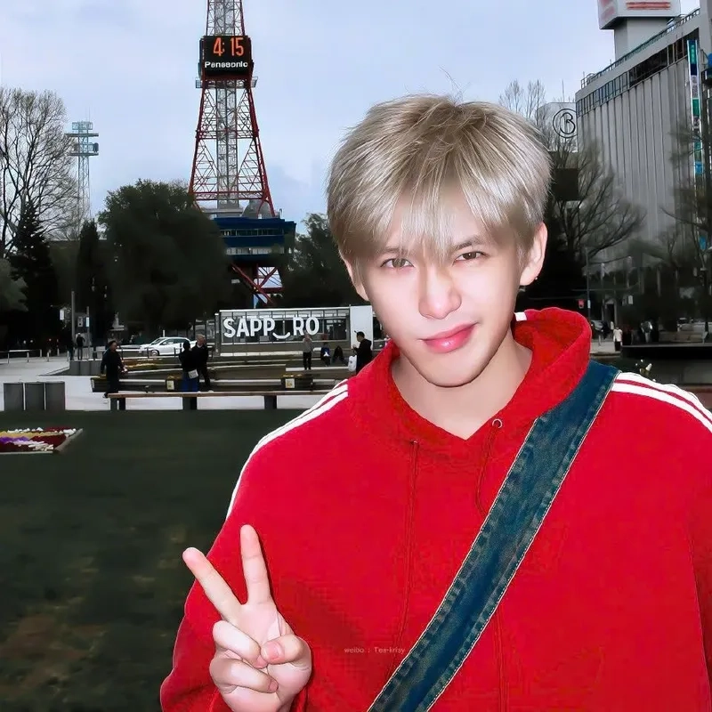 Kiểu tóc đầu đinh làm nên thương hiệu Vương An Vũ