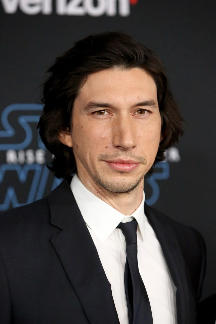 Vẻ nam tính của Adam Driver trong quảng cáo Burberry