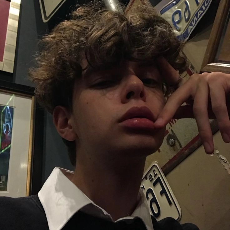 Mẫu avatar nam ngầu che mặt