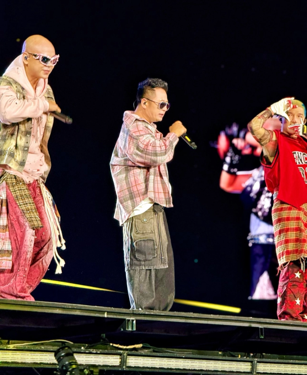 Style trẻ trung của Bằng Kiều mới nhất