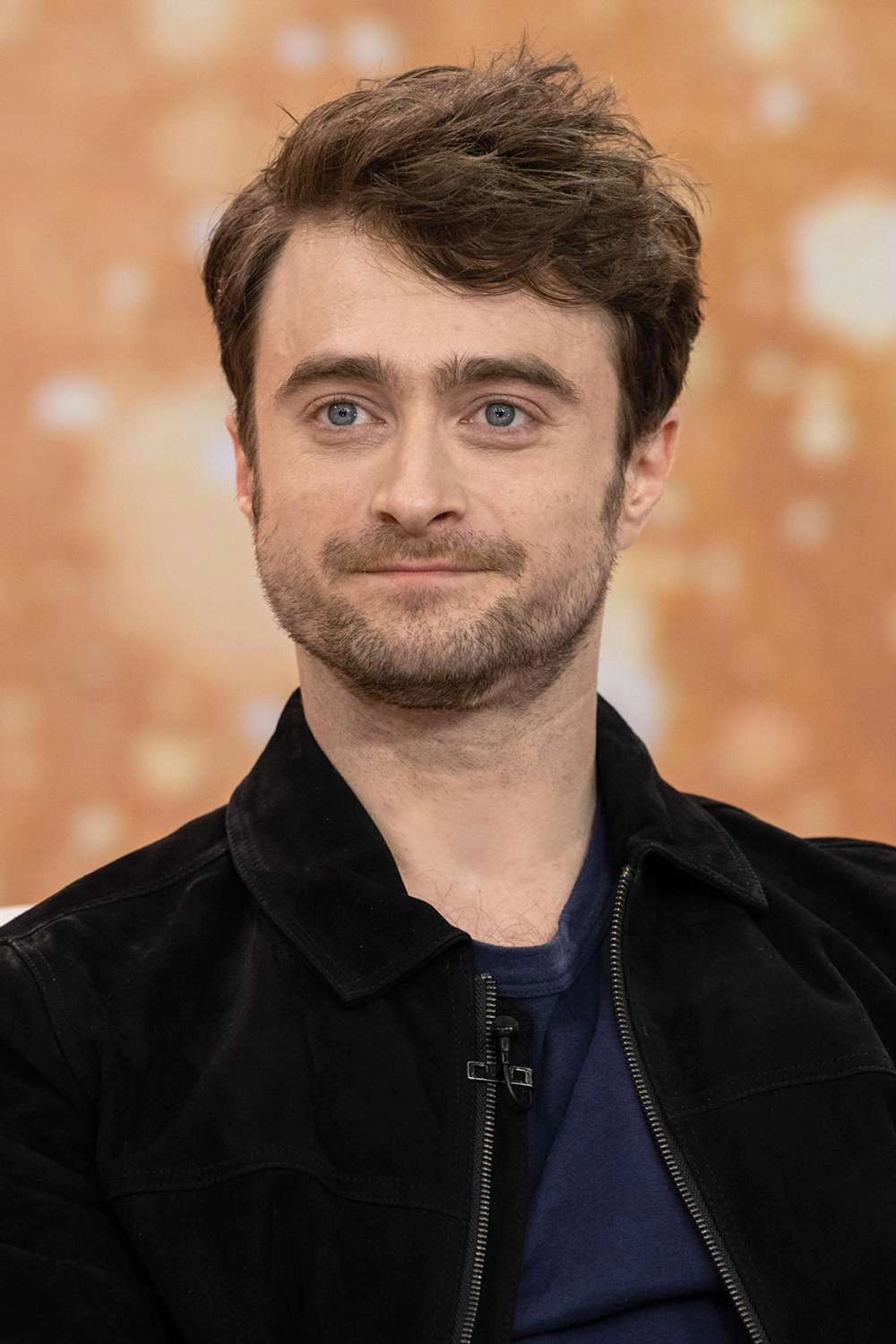 Tạo hình độc đáo trong Daniel Radcliffe Guns Akimbo.