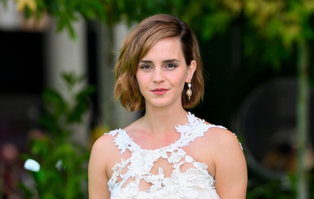 Thần thái đại sứ thương hiệu emma watson prada