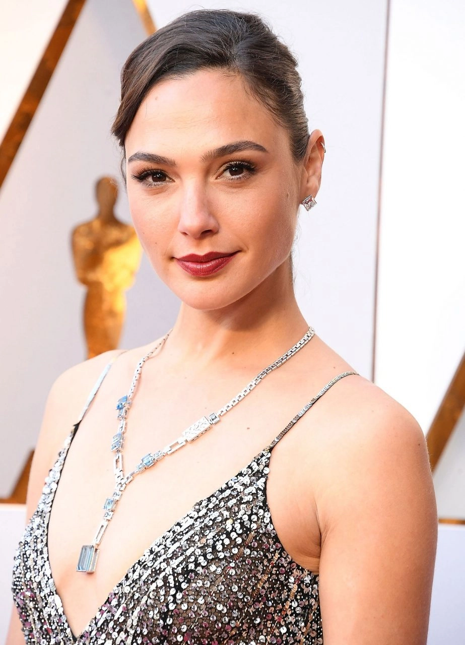Thần thái cuốn hút của Gal Gadot