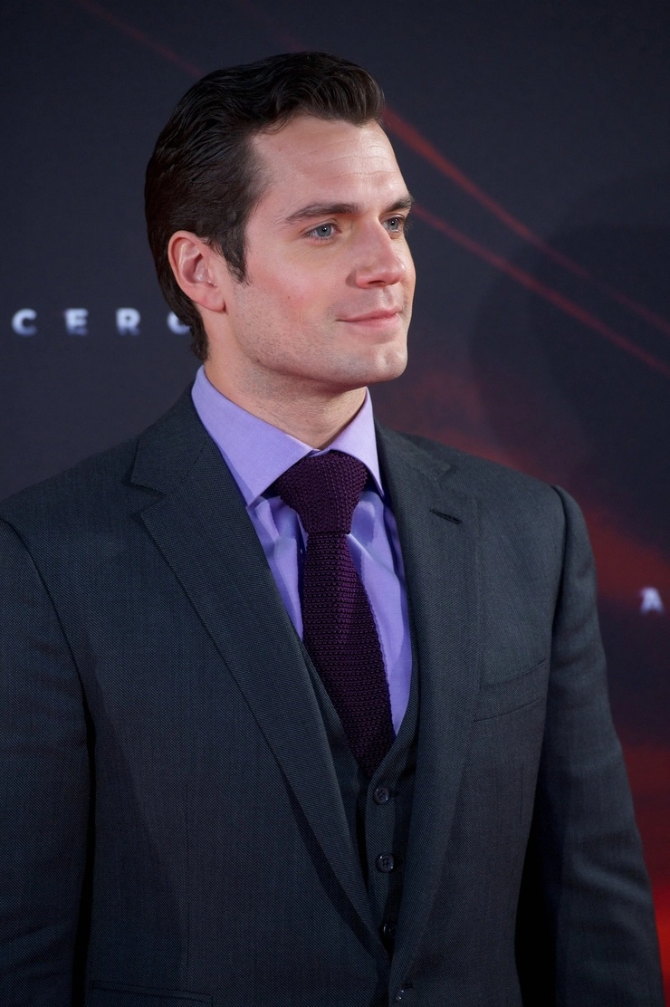 Tạo hình dũng mãnh của henry cavill geralt of rivia