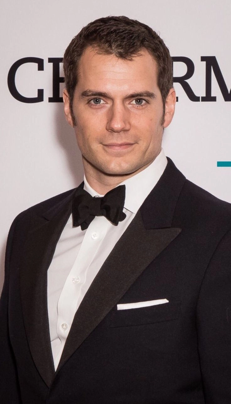 Niềm đam mê với vũ trụ henry cavill warhammer