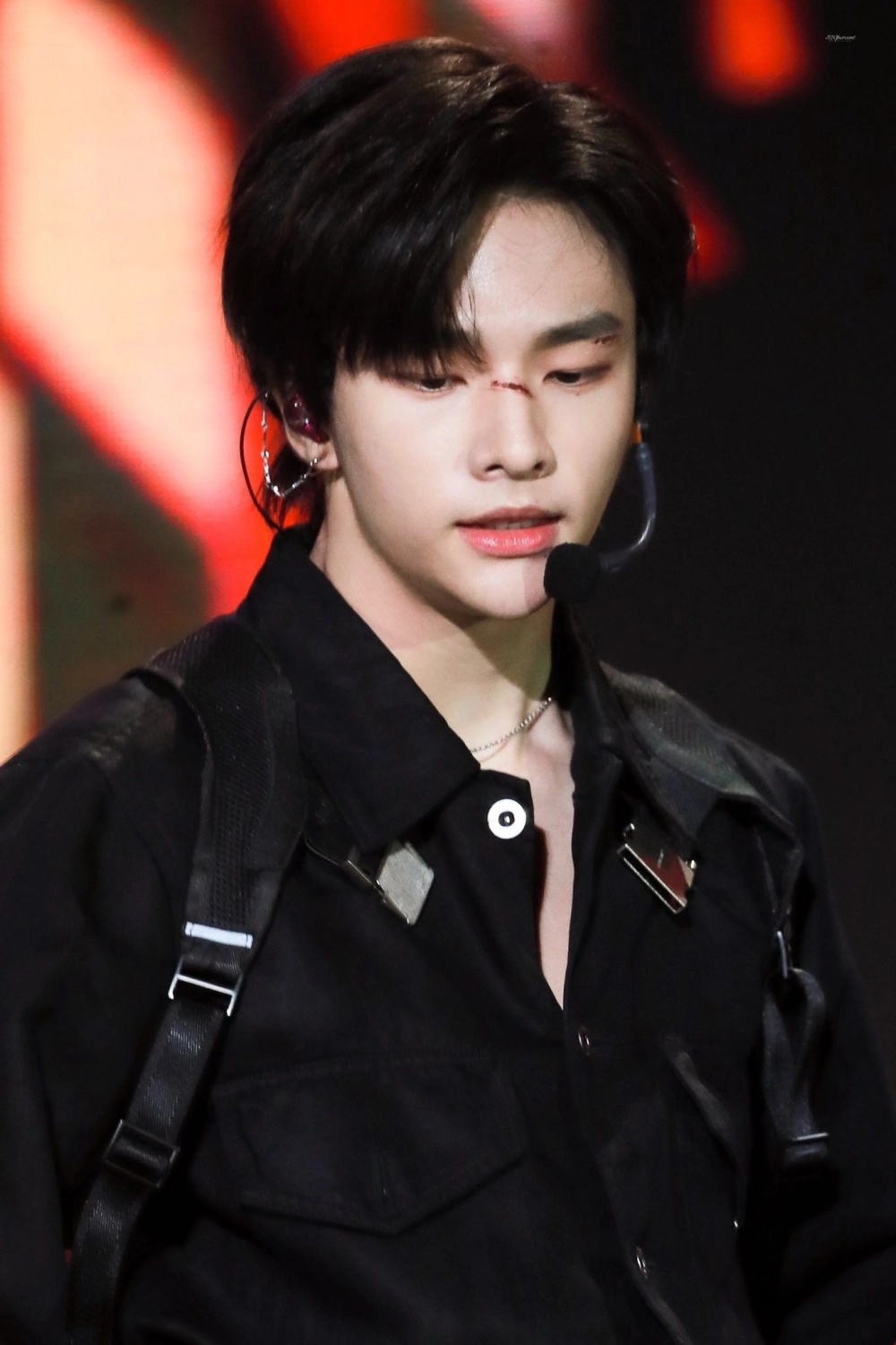 Bức ảnh phù hợp làm wallpaper Hyunjin