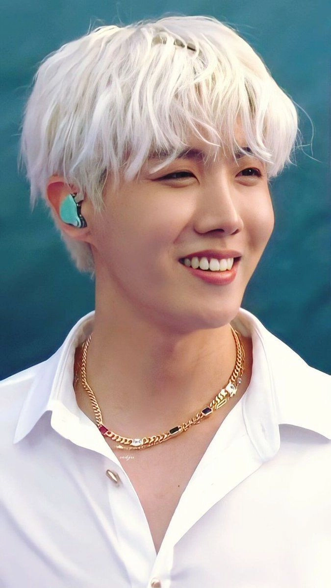 Thần thái đại sứ j-hope louis vuitton