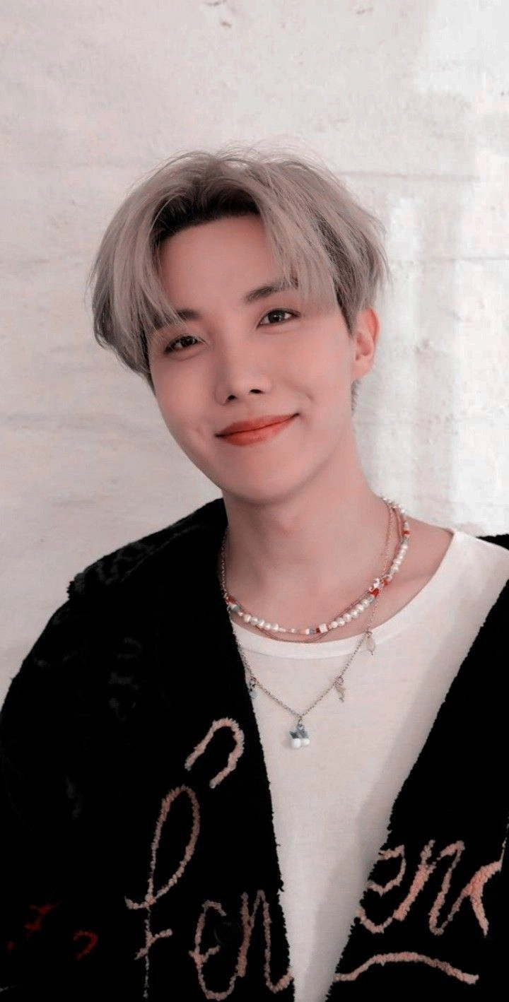 Phong cách độc đáo trong MV j-hope Chicken Noodle Soup