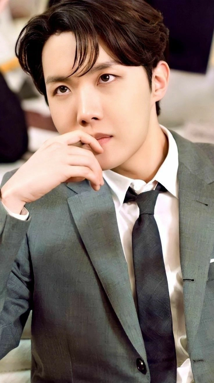 j-hope và những khoảnh khắc đời thường