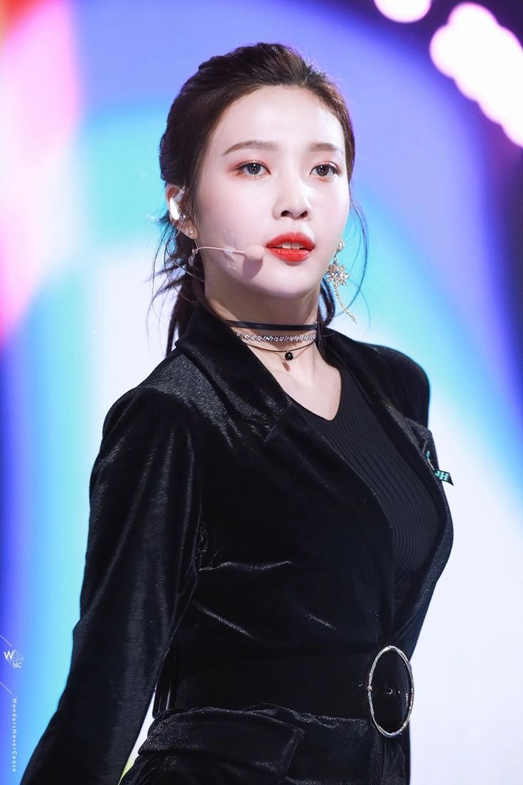 Nụ cười tỏa nắng làm nên thương hiệu của Joy