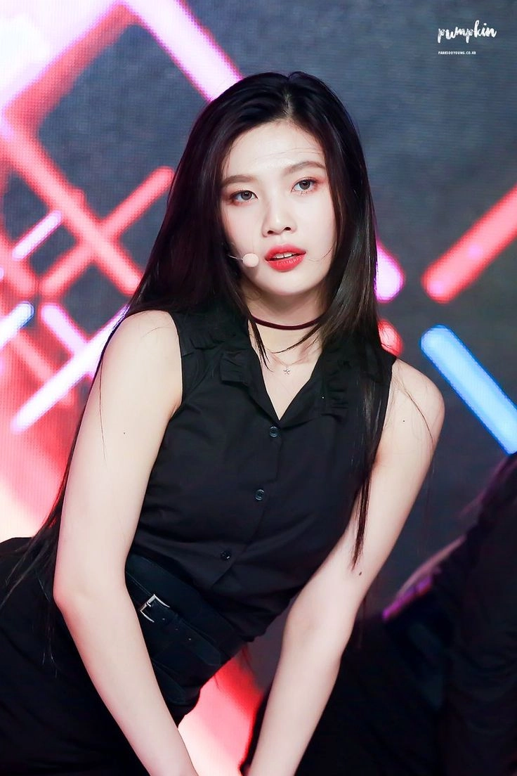 Thần thái đỉnh cao của joy red velvet