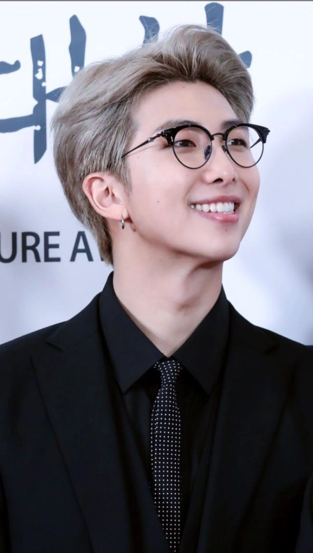 Cập nhật từ trang rm bts instagram