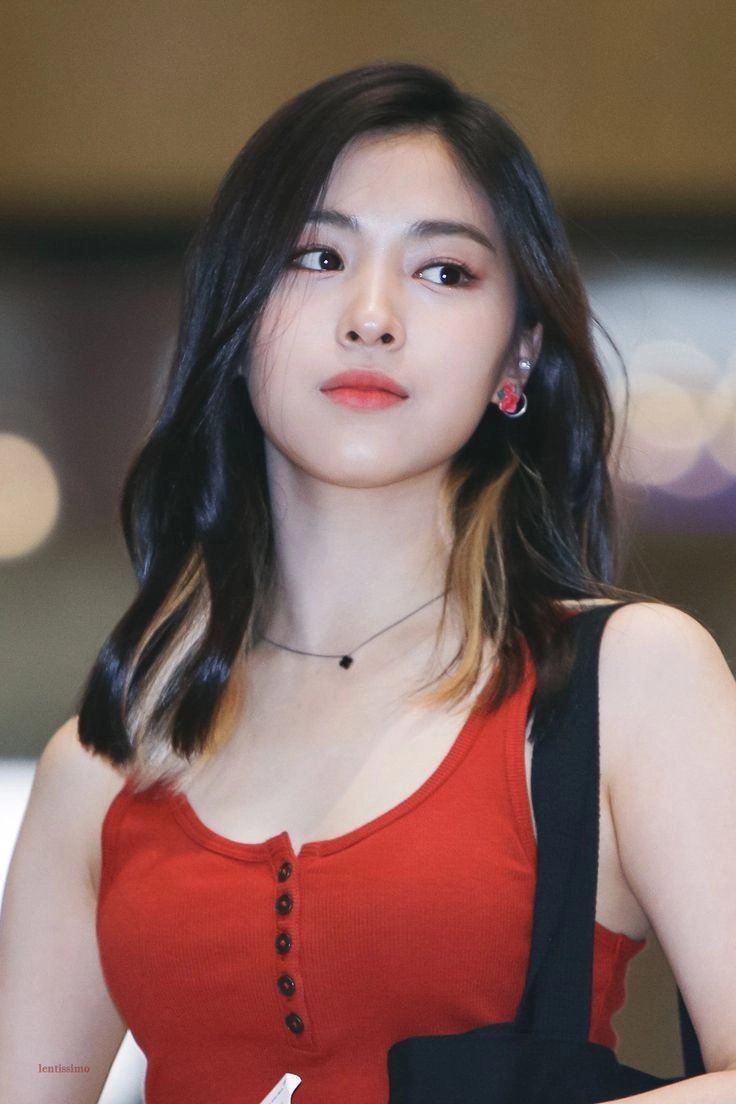 Ryujin trong era 'Not Shy'