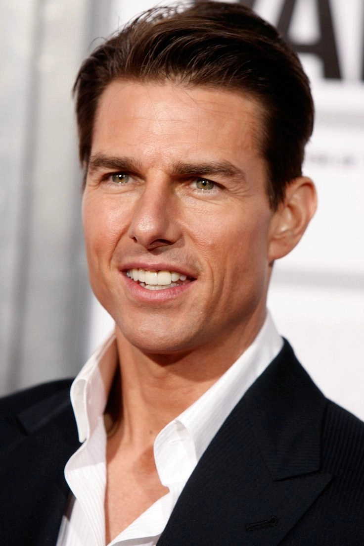 Tom Cruise và Katie Holmes thời còn mặn nồng