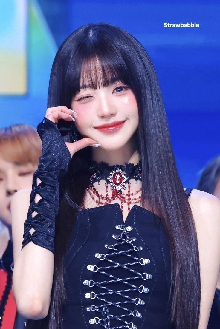 Khoảnh khắc thần thái của wonyoung ive