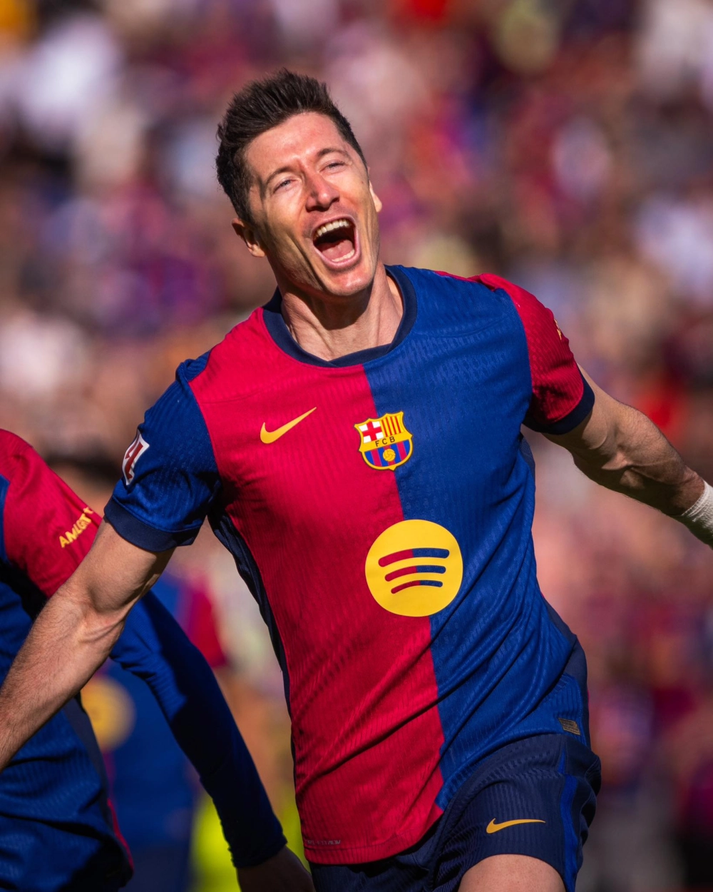 Robert lewandowski barca ghi bàn máy móc