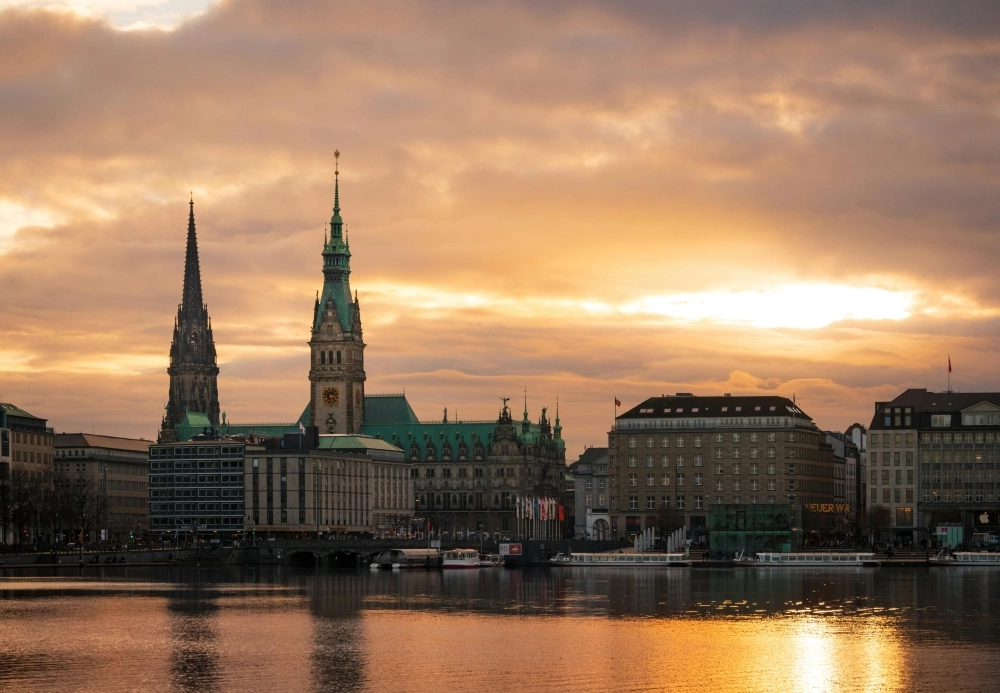 Sự kết hợp tinh tế giữa màu sắc và ánh sáng trong hình nền chill phong cảnh hoàng hôn.