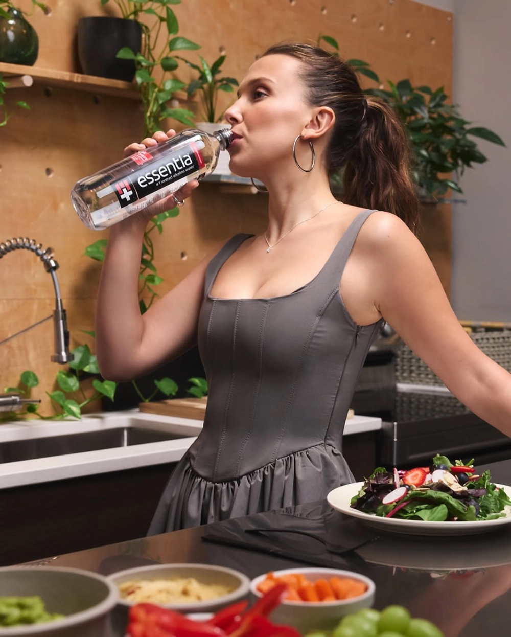 Đón chờ sự lột xác của nữ diễn viên trong dự án millie bobby brown movie sắp ra mắt.