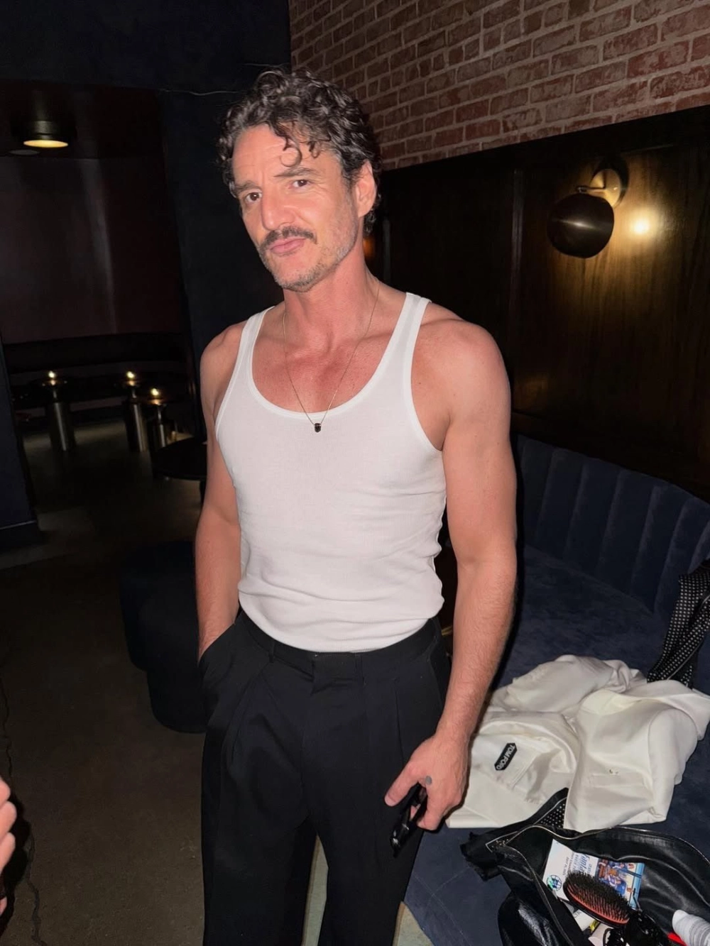Câu trả lời chính thức cho người hâm mộ về câu hỏi is pedro pascal married.