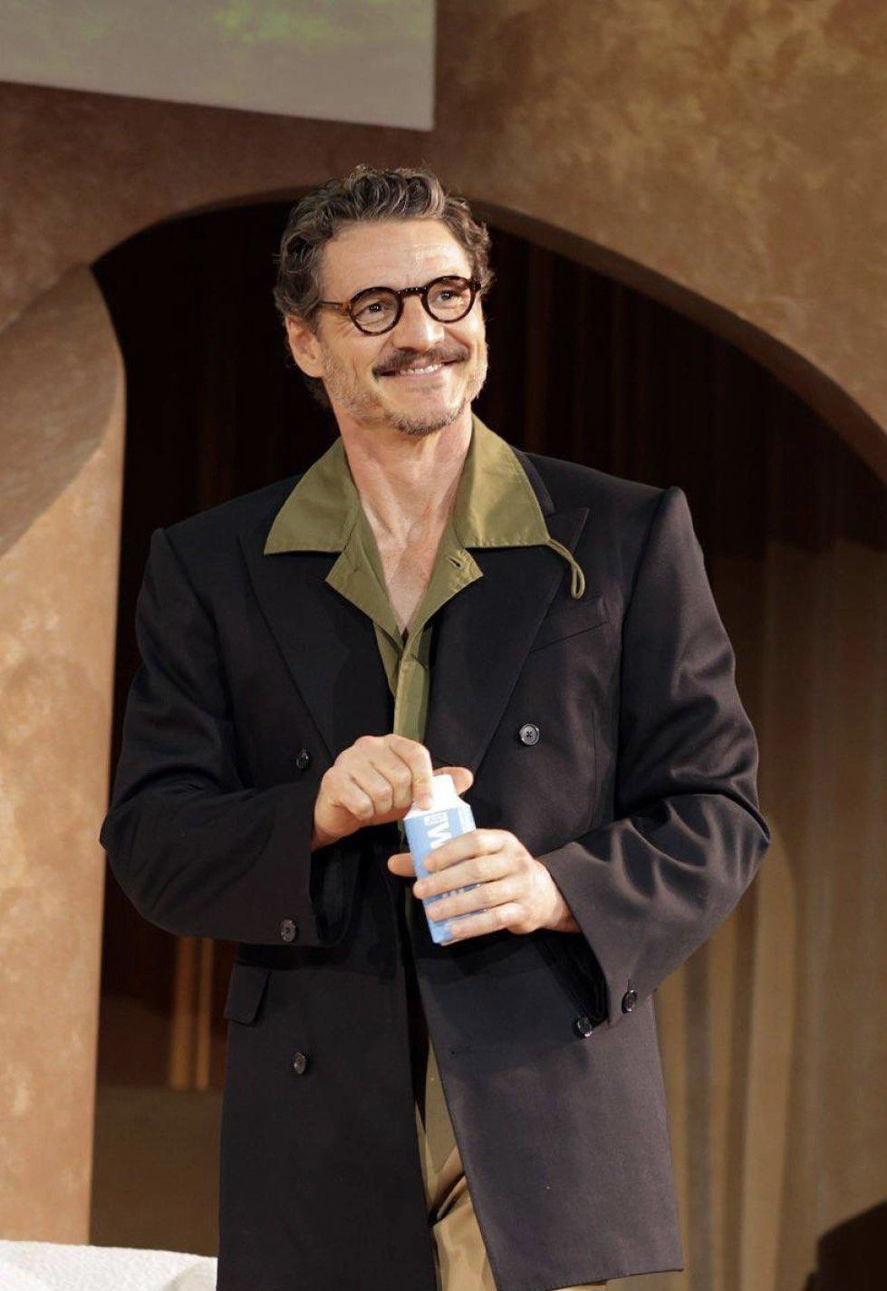 Đón chờ sự bùng nổ của pedro pascal movie bom tấn sắp ra mắt trong năm 2026.